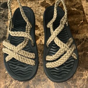 MEGNYA Black and Green Adventure Sandals